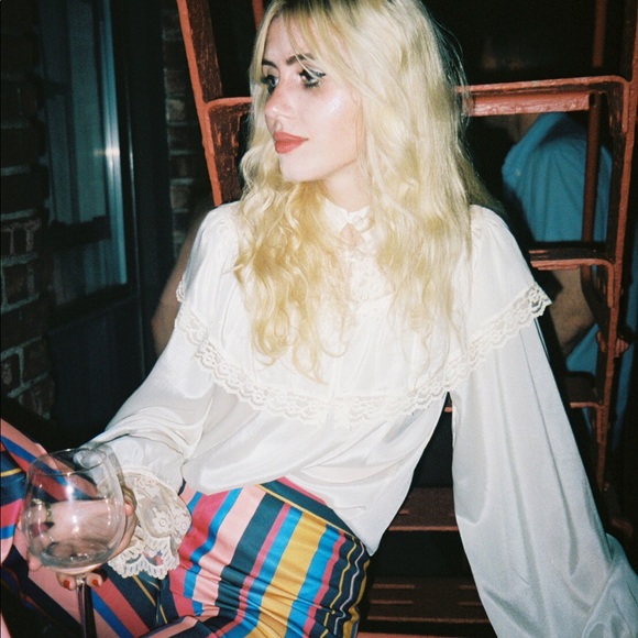 Meet your Posher, Megan - Picture 3 of 3